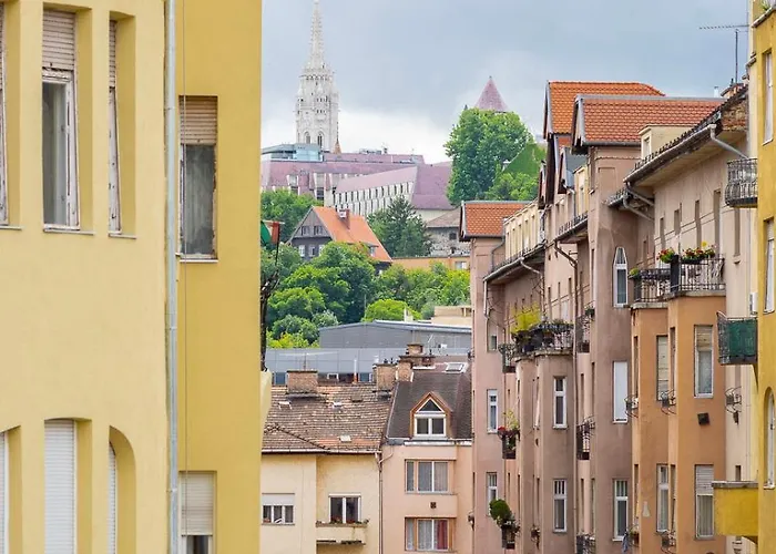Beautiful Spacious Three-room Close To Buda Castle Apartamento