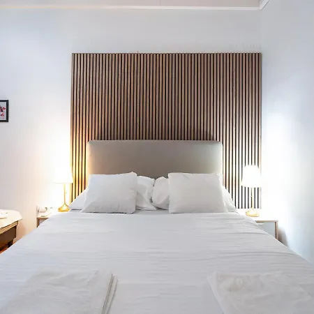 Beautiful Spacious Three-room Close To Buda Castle
