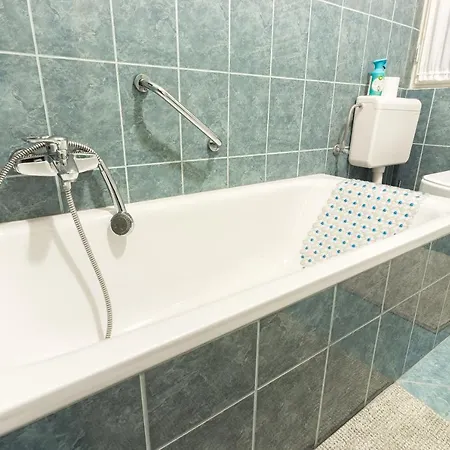 Beautiful Spacious Three-room Close To Buda Castle Apartment Budapest