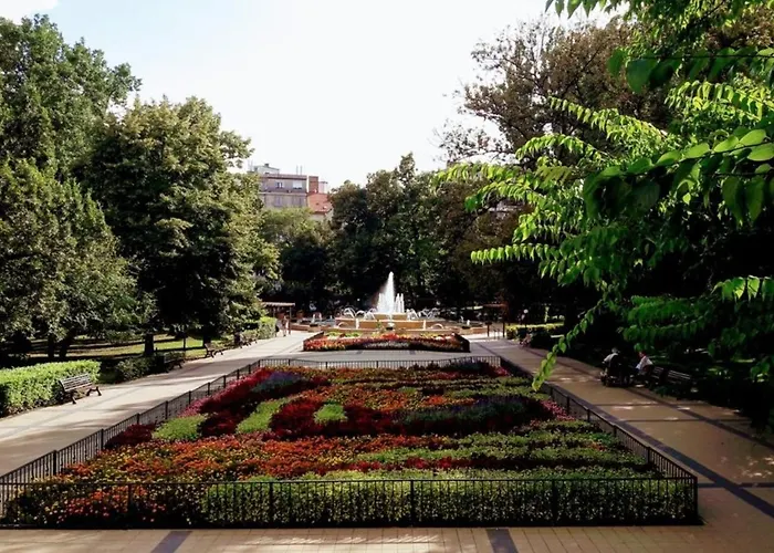Beautiful Spacious Three-room Close To Buda Castle