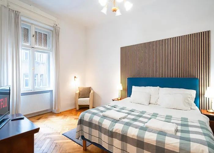 Beautiful Spacious Three-room Close To Buda Castle