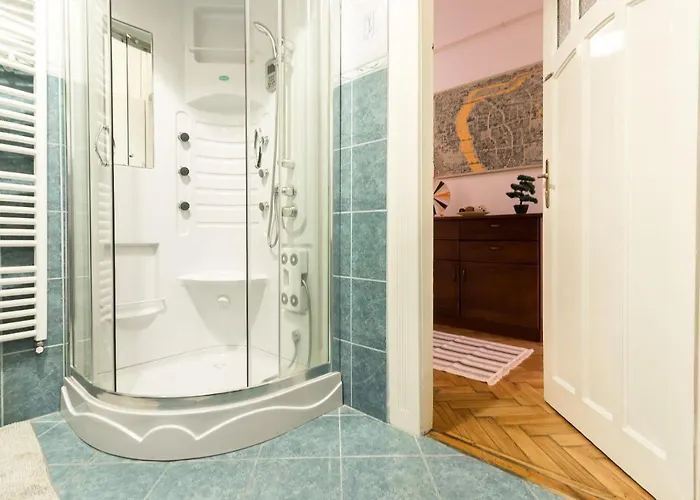 Beautiful Spacious Three-room Close To Buda Castle Апартаменты