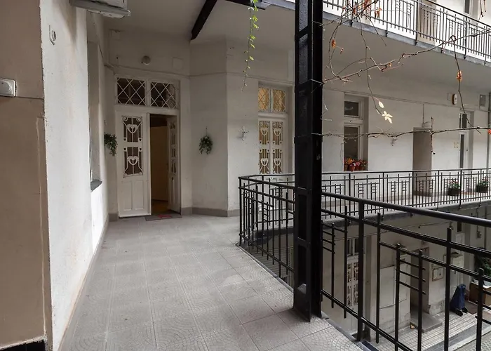 Beautiful Spacious Three-room Close To Buda Castle