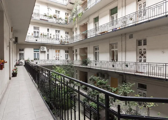 Beautiful Spacious Three-room Close To Buda Castle Apartament Budapesta