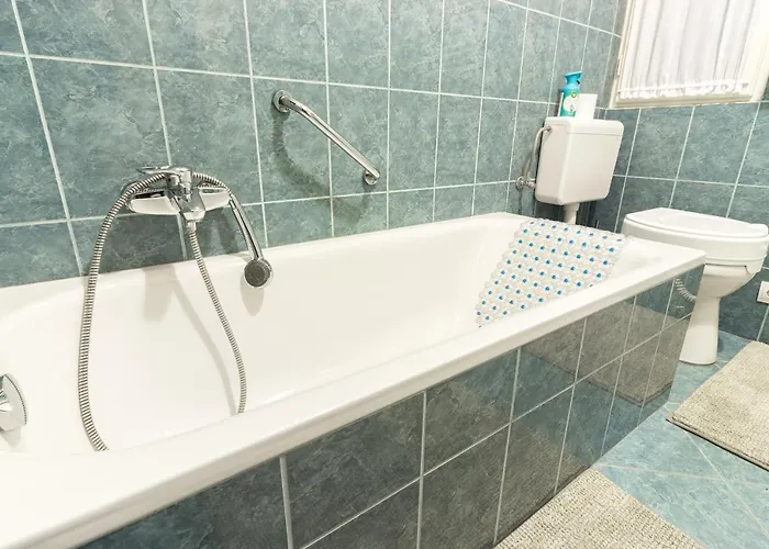 Beautiful Spacious Three-room Close To Buda Castle Apartament Budapesta